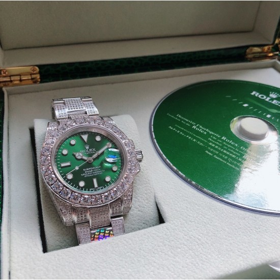 劳力士 ROLEX R40 116610 Submariner白金满钻系列劳力士满钻系列 116610 Submariner 耗时10个月改装满钻石男士款 搭载2813全自动自动机械 精钢镶钻表壳 实心厚重钢带精选进口光彩闪耀钻 超强夜光 尺寸40x13mm 重量155g 精心制作 三杰精致推荐男士机械腕表 SJ为你精心制作超真实实物图拍摄 劳力士 ROLEX R40 116610 Submariner白金满钻系列劳力士满钻系列 116610 Submariner 耗时10个月改装满钻石男士款 搭载2813全自动自动机械 精钢镶钻表壳 实心厚重钢带精选进口光彩闪耀钻 超强夜光 尺寸40x13mm 重量155g 精心制作 三杰精致推荐男士机械腕表 SJ为你精心制作超真实实物图拍摄