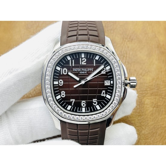 【PFF Factory2023新作品 墙裂推荐】V5升级版本 市场最高复刻 百达.翡丽PATEK PHILIPPE 优雅运动系列5711/1A鹦鹉螺!PFF震撼出品!1⃣️【机芯】全网最佳解毒方案,搭配百达.翡丽9015机改Cal.324自动上链一体机芯!精准稳定!2⃣️【表带】定制级人体工程学胶带款表带,钢带中珠是钻石型的,与正品相结合。3⃣️【直径】表壳尺寸40毫米,厚度仅9.8毫米,也与原装最接近。【PFF Factory2023匠心之作】欢迎您的品鉴! 【PFF Factory2023新作品 墙裂推荐】V5升级版本 市场最高复刻 百达.翡丽PATEK PHILIPPE 优雅运动系列5711/1A鹦鹉螺!PFF震撼出品!1⃣️【机芯】全网最佳解毒方案,搭配百达.翡丽9015机改Cal.324自动上链一体机芯!精准稳定!2⃣️【表带】定制级人体工程学胶带款表带,钢带中珠是钻石型的,与正品相结合。3⃣️【直径】表壳尺寸40毫米,厚度仅9.8毫米,也与原装最接近。【PFF Factory2023匠心之作】欢迎您的品鉴!