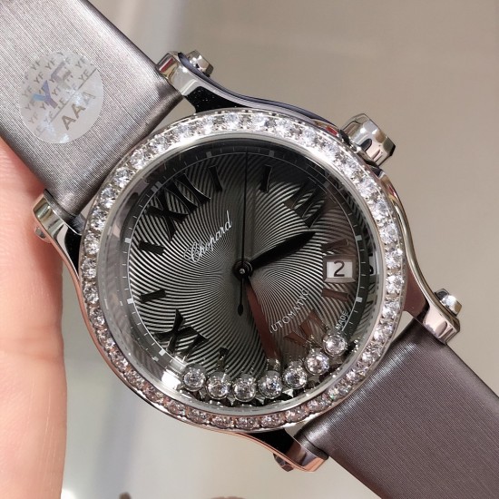 实拍 《YF》正品开模 新品推出 萧邦快乐钻278559-3003 采用手工丝绸带无法掩饰的奢华感 YF一直追求与原装一致 不胡乱修改任何原装没有的款式。 实拍 《YF》正品开模 新品推出 萧邦快乐钻278559-3003 采用手工丝绸带无法掩饰的奢华感 YF一直追求与原装一致 不胡乱修改任何原装没有的款式。