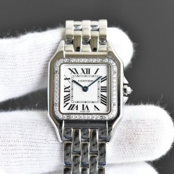 实拍 GF最强女表系列——卡地亚猎豹Panthre de Cartier。华丽而不羁，是Panthre de Cartier猎豹所传达的美学风格。它线条流畅，魅惑动人，柔软服帖于腕间，宛若在肌肤上翩翩起舞。独特的造型彰显成熟优雅、自信动人的女性形象。GF工厂以精湛技艺，原装开模，打造出与正品无异的精美流线表耳，与表壳一体成型。搭载瑞士朗达石英机芯，316L精钢壳套，尺寸：27 x 37毫米，厚度：6毫米，表冠镶嵌一颗合成蓝色尖晶石，镀银表盘，剑形蓝钢指针，100%三度防水。搭配专柜旅行包装物料。