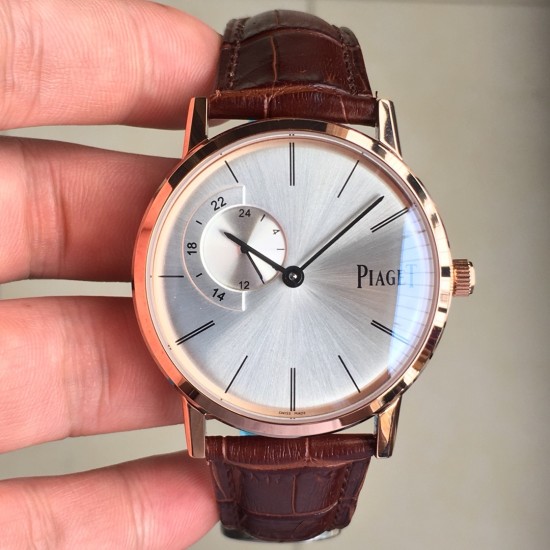 Piaget 伯爵Altiplano 原版字面复刻版 系列多功能机械全自动腕表。以传统美学概念打造的机械腕表,纯洁简约古典优雅,精致的巴顿指针,优雅的双层立体面盘,5位小秒和10位24小时刻度以及独有12点位日历窗,42mm腕表。透视底盖! Piaget 伯爵Altiplano 原版字面复刻版 系列多功能机械全自动腕表。以传统美学概念打造的机械腕表,纯洁简约古典优雅,精致的巴顿指针,优雅的双层立体面盘,5位小秒和10位24小时刻度以及独有12点位日历窗,42mm腕表。透视底盖!