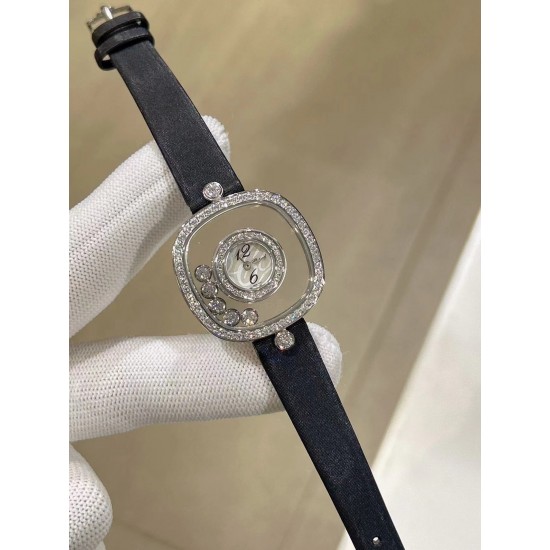 品牌：Chopard-萧邦最新款方形Happy Diamonds❤️瑞士原厂石英机芯 五颗快乐钻石在表盘自由流动  电镀18k金好货不等人哦～[机智]