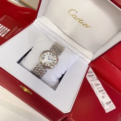 ★实拍 新款卡地亚BALLON BLANC DE CARTIER 女士腕表瑞士石英蓝宝石水晶玻璃表盘材质镀银阳光射线纹饰磨砂表盘 剑形镀金指针 表壳材质镶嵌明亮式切割圆钻 4时位置镶嵌明亮式切割圆钻 表径30毫米厚度8.40毫米
