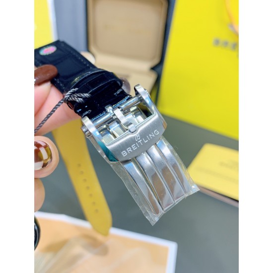 【全银黑】全新百年灵机械计时腕表-南海胶囊系列(chronometer Automatic 36)具有醒目的色彩和夜光.让人联想起夏日 海洋生物和葱郁草木所营造的令人陶醉的氛围。这款优雅的现代复古灵感腕表适合想在人群脱颖而出的女士。融合优异性能和造型美感,时尚而优雅,适合各种场合,多种金属表壳可供选择,镶嵌彩色宝石钻,从炫酷的精钢材质百搭双色间金乃至豪华红金,一应俱全,时标和多姿多彩表盘,搭载2824机械机芯,尺寸:36mm 是百年灵最新女士机械计时系列的灵动姐妹表款。 【全银黑】全新百年灵机械计时腕表-南海胶囊系列(chronometer Automatic 36)具有醒目的色彩和夜光.让人联想起夏日 海洋生物和葱郁草木所营造的令人陶醉的氛围。这款优雅的现代复古灵感腕表适合想在人群脱颖而出的女士。融合优异性能和造型美感,时尚而优雅,适合各种场合,多种金属表壳可供选择,镶嵌彩色宝石钻,从炫酷的精钢材质百搭双色间金乃至豪华红金,一应俱全,时标和多姿多彩表盘,搭载2824机械机芯,尺寸:36mm 是百年灵最新女士机械计时系列的灵动姐妹表款。