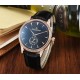 Jaeger-leCoultre Master Ultra Thin Moon积家超薄月相大师系列42mm腕表,简洁的线条设计,赏心悦目的表盘。 显示令表盘尽显活力,6位24小时指针宛如一幕和谐美妙的腕上芭蕾。透过玻璃底盖,机芯运行一目了然。这款厚度仅5.8毫米的超薄机芯向世人证实,超凡的技艺和极尽复杂的功能可以在狭小的空间内完美展现。顶级出品 精品不断 Jaeger-leCoultre Master Ultra Thin Moon积家超薄月相大师系列42mm腕表,简洁的线条设计,赏心悦目的表盘。 显示令表盘尽显活力,6位24小时指针宛如一幕和谐美妙的腕上芭蕾。透过玻璃底盖,机芯运行一目了然。这款厚度仅5.8毫米的超薄机芯向世人证实,超凡的技艺和极尽复杂的功能可以在狭小的空间内完美展现。顶级出品 精品不断