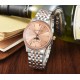 Jaeger-leCoultre Master Ultra Thin Moon积家超薄月相大师系列42mm腕表,简洁的线条设计,赏心悦目的表盘。 显示令表盘尽显活力,6位24小时指针宛如一幕和谐美妙的腕上芭蕾。透过玻璃底盖,机芯运行一目了然。这款厚度仅5.8毫米的超薄机芯向世人证实,超凡的技艺和极尽复杂的功能可以在狭小的空间内完美展现。顶级出品 精品不断 Jaeger-leCoultre Master Ultra Thin Moon积家超薄月相大师系列42mm腕表,简洁的线条设计,赏心悦目的表盘。 显示令表盘尽显活力,6位24小时指针宛如一幕和谐美妙的腕上芭蕾。透过玻璃底盖,机芯运行一目了然。这款厚度仅5.8毫米的超薄机芯向世人证实,超凡的技艺和极尽复杂的功能可以在狭小的空间内完美展现。顶级出品 精品不断