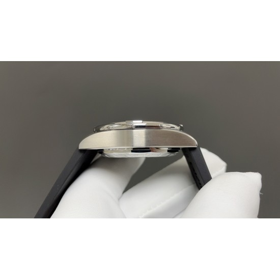 今日推荐百年灵 子弹头 白壳蓝面 44mm  B01计时机 顶级品质 出货实拍✈️