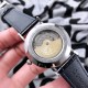 实物拍摄品牌：江诗丹顿 -Vacheron Constantin  类型：[酷]男士腕表表壳：316精钢（做工优质）表带：进口真牛皮/简约针扣机芯：高级定制全自动机械机芯（走时稳定）玻璃：高级强化镀膜镜面尺寸：直径39mm，厚度12.5mm