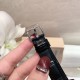 实拍 积家-Jaeger-LeCoultre DAZZLING RENDEZ- VOUS MOON约会系列月相珠宝腕表月之女神,是浪漫与柔美的象征,她掌管着大自然中的潮起潮落和季节更替,是艺术家与诗人们的灵感源泉,在温润莹亮的白色珍珠母贝映衬下,晶莹璀璨的钻石散发出夜空般的静谧之美,表圈镶嵌108颗 钻石,组成两个环绕表壳的同心圆。由36颗以爪镶工艺镶嵌的 钻石组成的外圈,为光芒闪耀的表圈营造出轻盈美妙的质感,尺寸36mm的精钢表壳搭配进口瑞士石英,采用蓝宝石水晶玻璃。 实拍 积家-Jaeger-LeCoultre DAZZLING RENDEZ- VOUS MOON约会系列月相珠宝腕表月之女神,是浪漫与柔美的象征,她掌管着大自然中的潮起潮落和季节更替,是艺术家与诗人们的灵感源泉,在温润莹亮的白色珍珠母贝映衬下,晶莹璀璨的钻石散发出夜空般的静谧之美,表圈镶嵌108颗 钻石,组成两个环绕表壳的同心圆。由36颗以爪镶工艺镶嵌的 钻石组成的外圈,为光芒闪耀的表圈营造出轻盈美妙的质感,尺寸36mm的精钢表壳搭配进口瑞士石英,采用蓝宝石水晶玻璃。