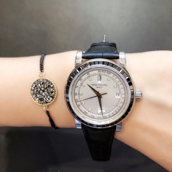 百达翡丽-PATEK PHILPPE 明珠天津雕花机(机械) 蓝宝石玻璃镜面 进口意大利牛皮 尺寸:直径:38mm 高度:约11mm 百达翡丽-PATEK PHILPPE 明珠天津雕花机(机械) 蓝宝石玻璃镜面 进口意大利牛皮 尺寸:直径:38mm 高度:约11mm