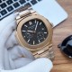 实物拍摄品牌：百达翡丽-PATEK PHILPPE 运动系列鹦鹉类型：[酷]男士腕表表壳：316精钢（做工优质）表带：顶级316精钢机芯：高级定制全自动机械机芯(走时稳定)材料：高级强化镀膜镜面尺寸：直径41mm 厚度12.5mm