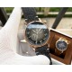 浪琴 Longines 年度爆款,限量版飞行员腕表,独特的倾斜式表盘源自1935为美国军方设计的表款,致敬品牌与航空的历史渊源。精钢表壳直径44mm,也是飞行员表常见的大号尺寸,黑色磨砂表盘采用渐变色效果,棕黄色的阿拉伯数字时标充满了复古气息。搭载全自动机械机芯,做旧皮革表带,销量销售 浪琴 Longines 年度爆款,限量版飞行员腕表,独特的倾斜式表盘源自1935为美国军方设计的表款,致敬品牌与航空的历史渊源。精钢表壳直径44mm,也是飞行员表常见的大号尺寸,黑色磨砂表盘采用渐变色效果,棕黄色的阿拉伯数字时标充满了复古气息。搭载全自动机械机芯,做旧皮革表带,销量销售
