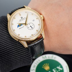 LL2020推荐新满钻奢华款ROLEX（劳力士）18k纳米黄金电镀工艺！永不掉色！真日月星辰功能！钻壳采用8K施洛华水晶钻石纳米镶嵌手工作打造！土豪经典推荐！男士41mm直径！搭载原装8219机芯完美走时，零误差几乎0返修！意大利真牛皮表带！配置原装镶钻针扣！让品质升华！金钻镶嵌奢华劳力士款您值得拥有！