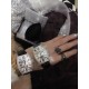 法穆兰 Franck Muller 是深受时尚白领及众多明星追捧的顶级腕表品牌,法兰克穆勒的标志性特征是其酒桶型表壳和夸张的弧度设计,同时也拥有精湛的制表工艺,法兰克穆勒手表凝聚了无限心血、承载了无尽情感,是鉴赏家眼中出类拔萃、独一无二的完美杰作。尺寸32mm*45mm*12mm。 法穆兰 Franck Muller 是深受时尚白领及众多明星追捧的顶级腕表品牌,法兰克穆勒的标志性特征是其酒桶型表壳和夸张的弧度设计,同时也拥有精湛的制表工艺,法兰克穆勒手表凝聚了无限心血、承载了无尽情感,是鉴赏家眼中出类拔萃、独一无二的完美杰作。尺寸32mm*45mm*12mm。