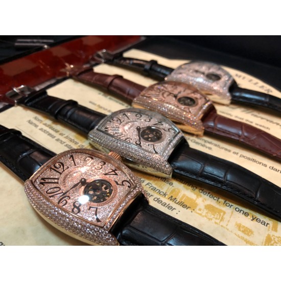 【独家实拍 法兰克穆勒-Franck muller 男士腕表 】法兰克穆勒 FM全新升级版 酒桶满天星,8880 CC AT 飞轮系列 ,独具一格匠心之作,精工雕刻镶嵌数字飞轮表盘,正明珠自动上链机械机芯 原装1:1 功能 暗喻不拘一格的独立型格,耐磨蓝光水晶镜面 304L精钢镶钻外壳 经过多道工序制作而成,不惜代价还原正品! 复古摩登与现代张扬兼具,佩戴于腕间,彰显独特品味! 【独家实拍 法兰克穆勒-Franck muller 男士腕表 】法兰克穆勒 FM全新升级版 酒桶满天星,8880 CC AT 飞轮系列 ,独具一格匠心之作,精工雕刻镶嵌数字飞轮表盘,正明珠自动上链机械机芯 原装1:1 功能 暗喻不拘一格的独立型格,耐磨蓝光水晶镜面 304L精钢镶钻外壳 经过多道工序制作而成,不惜代价还原正品! 复古摩登与现代张扬兼具,佩戴于腕间,彰显独特品味!