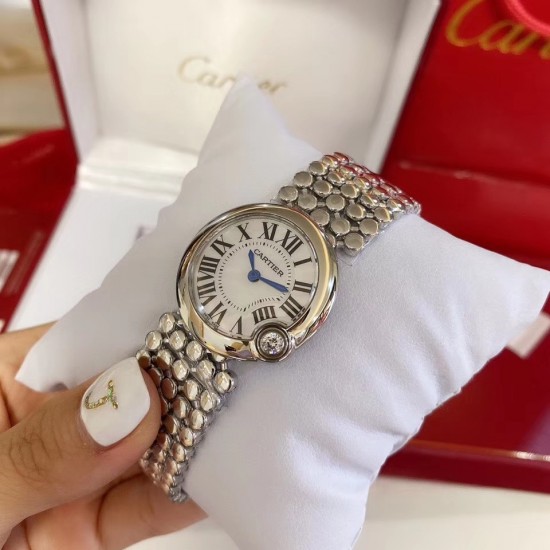 ★实拍 新款卡地亚BALLON BLANC DE CARTIER 女士腕表瑞士石英蓝宝石水晶玻璃表盘材质镀银阳光射线纹饰磨砂表盘 剑形镀金指针 表壳材质镶嵌明亮式切割圆钻 4时位置镶嵌明亮式切割圆钻 表径30毫米厚度8.40毫米 ★实拍 新款卡地亚BALLON BLANC DE CARTIER 女士腕表瑞士石英蓝宝石水晶玻璃表盘材质镀银阳光射线纹饰磨砂表盘 剑形镀金指针 表壳材质镶嵌明亮式切割圆钻 4时位置镶嵌明亮式切割圆钻 表径30毫米厚度8.40毫米