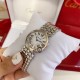 ★实拍 新款卡地亚BALLON BLANC DE CARTIER 女士腕表瑞士石英蓝宝石水晶玻璃表盘材质镀银阳光射线纹饰磨砂表盘 剑形镀金指针 表壳材质镶嵌明亮式切割圆钻 4时位置镶嵌明亮式切割圆钻 表径30毫米厚度8.40毫米 ★实拍 新款卡地亚BALLON BLANC DE CARTIER 女士腕表瑞士石英蓝宝石水晶玻璃表盘材质镀银阳光射线纹饰磨砂表盘 剑形镀金指针 表壳材质镶嵌明亮式切割圆钻 4时位置镶嵌明亮式切割圆钻 表径30毫米厚度8.40毫米