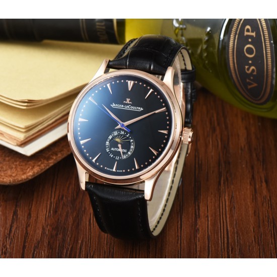Jaeger-leCoultre Master Ultra Thin Moon积家超薄月相大师系列42mm腕表,简洁的线条设计,赏心悦目的表盘。 显示令表盘尽显活力,6位24小时指针宛如一幕和谐美妙的腕上芭蕾。透过玻璃底盖,机芯运行一目了然。这款厚度仅5.8毫米的超薄机芯向世人证实,超凡的技艺和极尽复杂的功能可以在狭小的空间内完美展现。顶级出品 精品不断 Jaeger-leCoultre Master Ultra Thin Moon积家超薄月相大师系列42mm腕表,简洁的线条设计,赏心悦目的表盘。 显示令表盘尽显活力,6位24小时指针宛如一幕和谐美妙的腕上芭蕾。透过玻璃底盖,机芯运行一目了然。这款厚度仅5.8毫米的超薄机芯向世人证实,超凡的技艺和极尽复杂的功能可以在狭小的空间内完美展现。顶级出品 精品不断