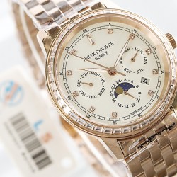 年末巨献“pp时尚新款 PATEK PHILIPPE【新年巨献 最高版本】百达翡丽超级复杂多功能系列（5721P-002）ZF厂高品质钢带款变运动系列原装9100升级版机芯。所有功能同正品（3字位月份显示 6字位24小时显示 9字位24小时和日月星辰显示），和原装一样的带水平压纹工艺，带荧光刻度 ，41mm直径。316L精钢镀金，原装进口蓝宝石水晶镜面。5721和5721P款的外钻为施华洛世奇钻，通透闪亮，气质非凡。在目前技术范畴内尽可能接近原装，此款腕表让您驾驭所有场合。