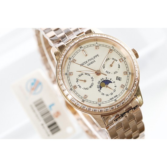 年末巨献“pp时尚新款 PATEK PHILIPPE【新年巨献 最高版本】百达翡丽超级复杂多功能系列(5721P-002)ZF厂高品质钢带款变运动系列原装9100升级版机芯。所有功能同正品(3字位月份显示 6字位24小时显示 9字位24小时和日月星辰显示),和原装一样的带水平压纹工艺,带荧光刻度 ,41mm直径。316L精钢镀金,原装进口蓝宝石水晶镜面。5721和5721P款的外钻为施华洛世奇钻,通透闪亮,气质非凡。在目前技术范畴内尽可能接近原装,此款腕表让您驾驭所有场合。 年末巨献“pp时尚新款 PATEK PHILIPPE【新年巨献 最高版本】百达翡丽超级复杂多功能系列(5721P-002)ZF厂高品质钢带款变运动系列原装9100升级版机芯。所有功能同正品(3字位月份显示 6字位24小时显示 9字位24小时和日月星辰显示),和原装一样的带水平压纹工艺,带荧光刻度 ,41mm直径。316L精钢镀金,原装进口蓝宝石水晶镜面。5721和5721P款的外钻为施华洛世奇钻,通透闪亮,气质非凡。在目前技术范畴内尽可能接近原装,此款腕表让您驾驭所有场合。