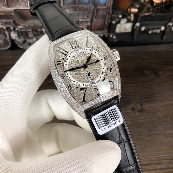 法兰克 穆勒Franck Muller 全新满天星系列⚓️搭载进口日本西铁城机械机芯⚙️意大利双面小牛皮原装针扣酒桶形拱桥状精钢表壳⚫️手工全镶嵌施华洛水晶钻 高贵霸气尺寸43*55mm高尚的艺术 精湛的工艺 一经发布 无不轰动 法兰克 穆勒Franck Muller 全新满天星系列⚓️搭载进口日本西铁城机械机芯⚙️意大利双面小牛皮原装针扣酒桶形拱桥状精钢表壳⚫️手工全镶嵌施华洛水晶钻 高贵霸气尺寸43*55mm高尚的艺术 精湛的工艺 一经发布 无不轰动