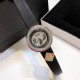 伯爵-PIAGET POSSESSION 系列,全新高级珠宝系列,18K白金镶钻,旋转式表圈,镶嵌37颗圆型美钻,寓意着时来运转,富贵逼人,采用轻柔的缎面材质皮带,与钻石散发的耀眼光芒造型形成优雅对比。Piageet 以逾百年的奢华珠宝腕间闪耀之作铺镶满钻的字面 挑战美学工艺的界限 独特大胆的创意风格与凝练腕间的璀璨美学,正待 与您邂逅。尺寸29X6.8mm「MX实拍」 伯爵-PIAGET POSSESSION 系列,全新高级珠宝系列,18K白金镶钻,旋转式表圈,镶嵌37颗圆型美钻,寓意着时来运转,富贵逼人,采用轻柔的缎面材质皮带,与钻石散发的耀眼光芒造型形成优雅对比。Piageet 以逾百年的奢华珠宝腕间闪耀之作铺镶满钻的字面 挑战美学工艺的界限 独特大胆的创意风格与凝练腕间的璀璨美学,正待 与您邂逅。尺寸29X6.8mm「MX实拍」