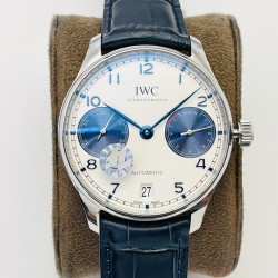 【ZF Factory2023墙裂推荐 销量神器】V5升级版 IWC万国葡7－葡萄牙系列七日链 ！1⃣️搭载定制版C.52010自动机械机芯！2⃣️独立小秒针，真动能指示！3⃣️蓝宝石玻璃镜面！4⃣️定制版意大利牛皮表带，原装扣子！5⃣️直径42毫米！ZF出品 必属精品 欢迎您的品鉴！