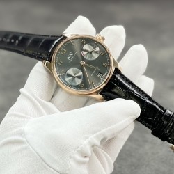 颜值第一！ZF出品。玫瑰金版，表壳上下侧有打瑞士狗头金！IWC 葡7 V5版 最新机芯、万国IWC－葡萄牙系列 七日链 葡七 自动机械机芯 独立小秒针 真动能指示 蓝宝石玻璃 牛皮表带42mm[色][色]出货实拍