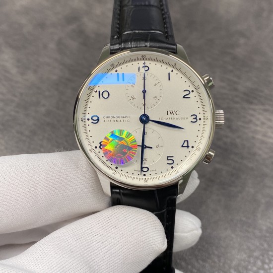 IWC 万国 葡萄牙系列 zf厂 自动机械计时跑秒腕表3714 IW371445 手表 男表 精钢拉丝表壳 三维扫描正品开模 厚度与正品一样12.3mm 直径40.9mm 穹型高通透蓝宝石镜面镀蓝膜 7750 订制自动机械计时码机芯 真皮表带(可选购真鳄鱼皮表带) 折叠扣 葡计 蓝针 手表 出货实拍 IWC 万国 葡萄牙系列 zf厂 自动机械计时跑秒腕表3714 IW371445 手表 男表 精钢拉丝表壳 三维扫描正品开模 厚度与正品一样12.3mm 直径40.9mm 穹型高通透蓝宝石镜面镀蓝膜 7750 订制自动机械计时码机芯 真皮表带(可选购真鳄鱼皮表带) 折叠扣 葡计 蓝针 手表 出货实拍