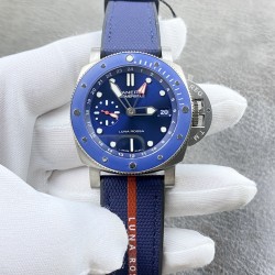 （严选）沛纳海PAM1507 腕表采用42毫米钛金属表壳，钛轻巧且更耐腐蚀，比精钢轻40%，坚硬60%，防水深度500米，听说未来潜水表都会以500米做标准。GMT指针呈现出独具一格的风帆造型，其设计灵感源自Luna Rossa船体的主帆，腕表配备单向旋转钛金属表圈，表面采用蓝色哑光陶瓷材质，搭载机芯，vs厂出品，出货实拍