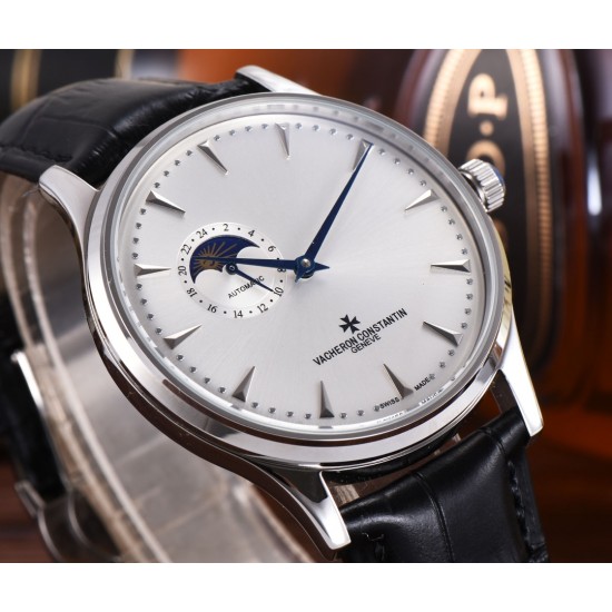 最新款江诗丹顿(Vacheron Constantin)传承系列9位24时真日⭐️月星辰全面推出,成功商务人士必备,采用全自动进口机芯(零返修、零故障)顶级316精钢表壳,原装按扣 进口小牛皮,锅盖玻璃,做工一流,型男必备。送礼极佳,先下手为强! 最新款江诗丹顿(Vacheron Constantin)传承系列9位24时真日⭐️月星辰全面推出,成功商务人士必备,采用全自动进口机芯(零返修、零故障)顶级316精钢表壳,原装按扣 进口小牛皮,锅盖玻璃,做工一流,型男必备。送礼极佳,先下手为强!