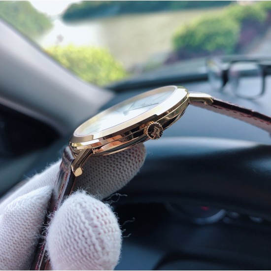 伯爵 PIAGET B0 超薄,直径40厚度8MM,采用改装高品质手翻机芯Cal.1400:原装一致夹板刻字,机芯稳定!蓝宝石水晶镜面,原装比例细节!特别注重手表的大小,弧度,抛光,刻字! 外壳均采用真空电镀,特别是白金款式光亮不掉色,纯正316进口钢材使整表更有坠感,欢迎比对!双面进口意大利小牛皮和原装扣! 三十米防水!三杰精致推荐男士超薄机械腕表 SJ为你精心打造超真实实物图拍摄 伯爵 PIAGET B0 超薄,直径40厚度8MM,采用改装高品质手翻机芯Cal.1400:原装一致夹板刻字,机芯稳定!蓝宝石水晶镜面,原装比例细节!特别注重手表的大小,弧度,抛光,刻字! 外壳均采用真空电镀,特别是白金款式光亮不掉色,纯正316进口钢材使整表更有坠感,欢迎比对!双面进口意大利小牛皮和原装扣! 三十米防水!三杰精致推荐男士超薄机械腕表 SJ为你精心打造超真实实物图拍摄