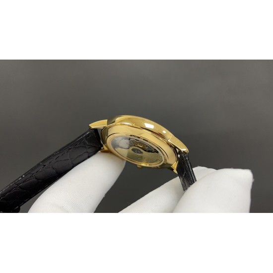 新品推荐 江诗丹顿最新巨作 《vacheron Constantin》超薄系列高级腕表⌚️,火爆上市搭载原装进口9015,每小时振频28800次,零返修。装配特色锅盖玻璃,3D超强立体感,给你不一样的感觉!316L精钢表壳,采用意大利进口小牛皮,原装针扣。深度防水50米,直径40mm。尽显非凡气质,高贵雅致及精美细腻的工艺,耀眼✨✨光辉,永恒尊贵,绝对是男神们的标配! 新品推荐 江诗丹顿最新巨作 《vacheron Constantin》超薄系列高级腕表⌚️,火爆上市搭载原装进口9015,每小时振频28800次,零返修。装配特色锅盖玻璃,3D超强立体感,给你不一样的感觉!316L精钢表壳,采用意大利进口小牛皮,原装针扣。深度防水50米,直径40mm。尽显非凡气质,高贵雅致及精美细腻的工艺,耀眼✨✨光辉,永恒尊贵,绝对是男神们的标配!