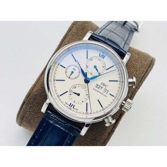 【IWS Factory2022推荐】IWC万.国波涛菲诺计时腕表!1⃣️尺寸42MM,厚度13.5MM,完美同步正品,表壳以精钢材质打造,通过细致的抛光打磨之后呈现出细腻光泽,表耳弧度自然,与表壳完美融合,线条流畅,光泽闪耀。2⃣️腕表内部搭载丹东7750改4601自动机械机芯,实现所有功能与原装一致,密底设计,周年纪念徽标镌刻表底,采用意大利小牛皮搭配针扣,简单配戴,上手效果极佳!IWS Factory匠心力作 IWC波涛计时,生动诠释柏涛菲诺永不落幕的经典,欢迎各路表友品鉴! 【IWS Factory2022推荐】IWC万.国波涛菲诺计时腕表!1⃣️尺寸42MM,厚度13.5MM,完美同步正品,表壳以精钢材质打造,通过细致的抛光打磨之后呈现出细腻光泽,表耳弧度自然,与表壳完美融合,线条流畅,光泽闪耀。2⃣️腕表内部搭载丹东7750改4601自动机械机芯,实现所有功能与原装一致,密底设计,周年纪念徽标镌刻表底,采用意大利小牛皮搭配针扣,简单配戴,上手效果极佳!IWS Factory匠心力作 IWC波涛计时,生动诠释柏涛菲诺永不落幕的经典,欢迎各路表友品鉴!