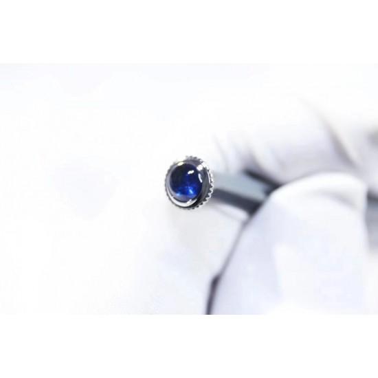 卡地亚蓝气球 CARTIER BallonBleu重磅更新 全新推出原版一档076亮点一:采用原版076专用一档机芯,拔档即停秒调时。机芯摆频每小时28800次,动力储存为48小时,nh05只能放12小时,原版076能放一个周末。走时更加抗震防磁,精准稳定,摆脱nh05时不时修表的烦恼。亮点二:所有配件皆可与原装配件互换,厚度做到33款9.96mm/36款12.05mm,与原装基本保持一致。(所有款式齐全_均配备说明书一卡一码同步专柜防伪及跳码规律_细节处理能与原装相媲美_无惧专柜对比) 卡地亚蓝气球 CARTIER BallonBleu重磅更新 全新推出原版一档076亮点一:采用原版076专用一档机芯,拔档即停秒调时。机芯摆频每小时28800次,动力储存为48小时,nh05只能放12小时,原版076能放一个周末。走时更加抗震防磁,精准稳定,摆脱nh05时不时修表的烦恼。亮点二:所有配件皆可与原装配件互换,厚度做到33款9.96mm/36款12.05mm,与原装基本保持一致。(所有款式齐全_均配备说明书一卡一码同步专柜防伪及跳码规律_细节处理能与原装相媲美_无惧专柜对比)