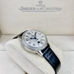 JAEGER-LECOULTRE积家女款RENDEZ-VOUS约会系列。尺寸：29mm搭载日本进口全自动机械机芯  正品版本机芯主版  功能：日夜星晨、时分秒显示功能 ，展现出昼的灿烂与夜的浪漫(刚刚的相遇，[玫瑰]刚刚的缘分，[爱心]刚刚的时间，愿幸福快乐与您相伴)
