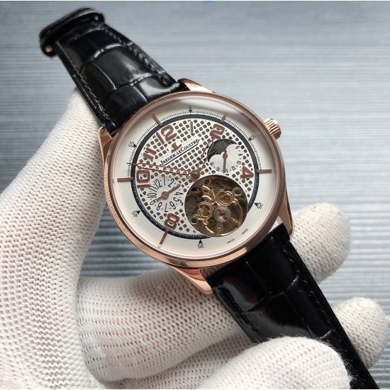 实物拍摄品牌:积家-Jaeger-LeCoultre A26 类型:男士腕表表壳:316精钢(做工上乘)表带:进口小牛皮/316精钢(两种可选) 机芯:高级定制全自动机械机芯(走时稳定)材料:高级强化镀膜镜面 尺寸:直径41mm,厚度12mm 三杰精致推荐男士机械腕表 SJ为你精心打造超真实实物图拍摄 实物拍摄品牌:积家-Jaeger-LeCoultre A26 类型:男士腕表表壳:316精钢(做工上乘)表带:进口小牛皮/316精钢(两种可选) 机芯:高级定制全自动机械机芯(走时稳定)材料:高级强化镀膜镜面 尺寸:直径41mm,厚度12mm 三杰精致推荐男士机械腕表 SJ为你精心打造超真实实物图拍摄