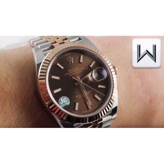 ROLEX 劳力士 蚝式恒动日志型41mm系列腕表,直径41mm,经典的蚝式表壳搭配三角坑纹外圈,把头采用旋入式设计,抗刮损蓝水晶玻璃,防反光凸透式放大(2.5倍)日历窗,隐蔽式摺叠皇冠带扣,矜持有度秀而不媚 恒久优雅! ROLEX 劳力士 蚝式恒动日志型41mm系列腕表,直径41mm,经典的蚝式表壳搭配三角坑纹外圈,把头采用旋入式设计,抗刮损蓝水晶玻璃,防反光凸透式放大(2.5倍)日历窗,隐蔽式摺叠皇冠带扣,矜持有度秀而不媚 恒久优雅!