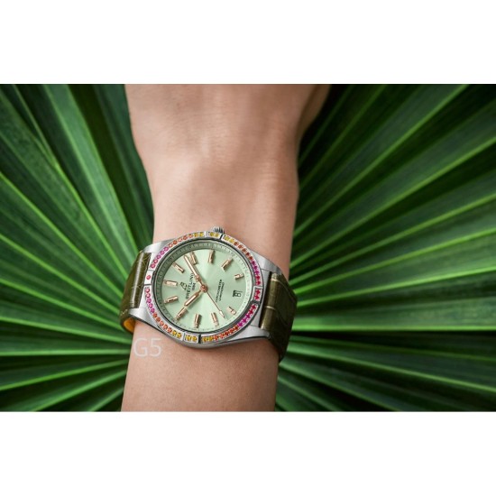 官网美图全新百年灵机械计时腕表-南海胶囊系列(chronometer Automatic 36)具有醒目的色彩和夜光.让人联想起夏日 海洋生物和葱郁草木所营造的令人陶醉的氛围。这款优雅的现代复古灵感腕表适合想在人群脱颖而出的女士。融合优异性能和造型美感,时尚而优雅,适合各种场合,多种金属表壳可供选择,镶嵌彩色宝石钻,从炫酷的精钢材质百搭双色间金乃至豪华红金,一应俱全,时标和多姿多彩表盘,搭载2824机械机芯,尺寸:36mm 是百年灵最新女士机械计时系列的灵动姐妹表款。 官网美图全新百年灵机械计时腕表-南海胶囊系列(chronometer Automatic 36)具有醒目的色彩和夜光.让人联想起夏日 海洋生物和葱郁草木所营造的令人陶醉的氛围。这款优雅的现代复古灵感腕表适合想在人群脱颖而出的女士。融合优异性能和造型美感,时尚而优雅,适合各种场合,多种金属表壳可供选择,镶嵌彩色宝石钻,从炫酷的精钢材质百搭双色间金乃至豪华红金,一应俱全,时标和多姿多彩表盘,搭载2824机械机芯,尺寸:36mm 是百年灵最新女士机械计时系列的灵动姐妹表款。