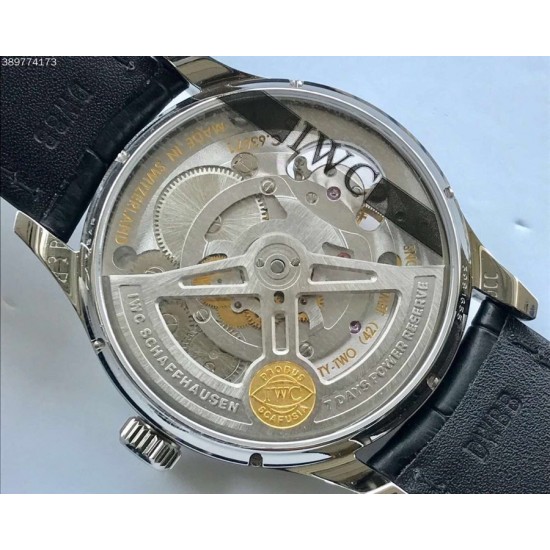 万国葡萄牙陀飞轮系列 手动机械 316钢 机芯型号:5255全自动刻字洗花陀飞轮机械机芯,42mm直径,动力储备:36小时 表扣:原装折叠扣 升级版机芯 真正做到与正品同步。商品规格:默认规格 万国葡萄牙陀飞轮系列 手动机械 316钢 机芯型号:5255全自动刻字洗花陀飞轮机械机芯,42mm直径,动力储备:36小时 表扣:原装折叠扣 升级版机芯 真正做到与正品同步。商品规格:默认规格