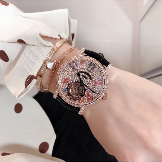 实拍 新品上市 法兰克穆勒 FRANCK MULLER 完美无瑕的设计,FM陀飞轮腕表震撼上市。腕表采用镂空式布局设计。机芯全貌一目了然,将复杂和神秘的陀飞轮装置完美显现。【重点介绍】采用精准稳定的海鸥陀飞轮手动机芯。丰满的机械感,。不仅将陀飞轮的机械美体现恰当,更是将她的神秘一览无遗的完美展示。【精彩细节】360度无死角镜面抛光,完美表达陀飞轮腕表高端大方的气质。意大利小牛皮表带,材质柔软,佩戴透气舒适,完美还原正品感觉。TW出品FM---GIGA陀飞轮,给您带来不一样的奢华体验! 实拍 新品上市 法兰克穆勒 FRANCK MULLER 完美无瑕的设计,FM陀飞轮腕表震撼上市。腕表采用镂空式布局设计。机芯全貌一目了然,将复杂和神秘的陀飞轮装置完美显现。【重点介绍】采用精准稳定的海鸥陀飞轮手动机芯。丰满的机械感,。不仅将陀飞轮的机械美体现恰当,更是将她的神秘一览无遗的完美展示。【精彩细节】360度无死角镜面抛光,完美表达陀飞轮腕表高端大方的气质。意大利小牛皮表带,材质柔软,佩戴透气舒适,完美还原正品感觉。TW出品FM---GIGA陀飞轮,给您带来不一样的奢华体验!