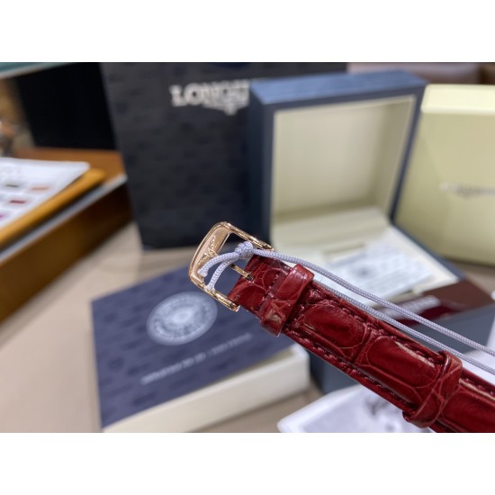 LA厂独家狠货来袭!渠道货!支持任意验货,林志玲同款!浪琴表黛绰维纳鳄鱼皮系列!20.80 X 32.00mm 石英女士腕表!正品机芯L178石英机芯!拥有低电量提醒功能!石英机芯没电了秒针会四秒一跳!这个时候就需要换电池啦!浪琴排名皇后级别的当属黛绰维纳系列女表 以意大利语中的Dolce Vita为名 寓意甜美生活 寓意意式生活邂逅现代浪漫 通过几何线条与柔美曲线塑造出现代优雅与妩媚姿态 银色表盘的雕花、以及蓝钢指针等精致细节都烘托出佩戴者纯正的优雅与贵气 ,不使用,不影响二次销售,支持退换,终身保修。 LA厂独家狠货来袭!渠道货!支持任意验货,林志玲同款!浪琴表黛绰维纳鳄鱼皮系列!20.80 X 32.00mm 石英女士腕表!正品机芯L178石英机芯!拥有低电量提醒功能!石英机芯没电了秒针会四秒一跳!这个时候就需要换电池啦!浪琴排名皇后级别的当属黛绰维纳系列女表 以意大利语中的Dolce Vita为名 寓意甜美生活 寓意意式生活邂逅现代浪漫 通过几何线条与柔美曲线塑造出现代优雅与妩媚姿态 银色表盘的雕花、以及蓝钢指针等精致细节都烘托出佩戴者纯正的优雅与贵气 ,不使用,不影响二次销售,支持退换,终身保修。