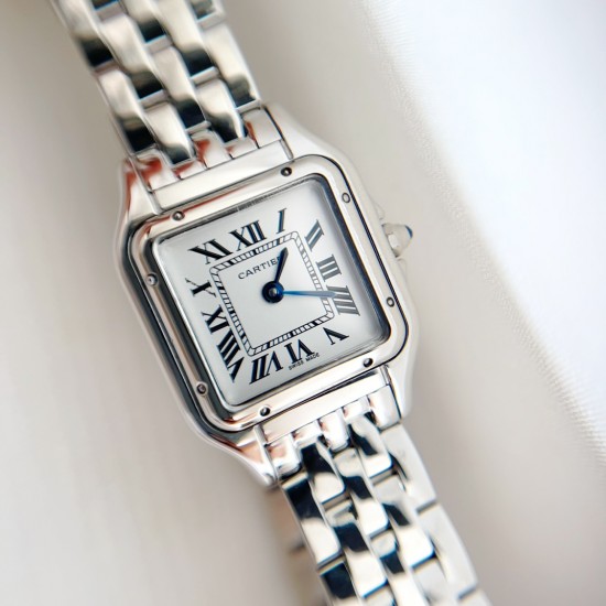 Panthre de Cartier / double chain Width 22mm.Length 30mm. Chain length 44cm卡地亚猎豹系列腕表/双圈表链宽度22mm 长度30mm 链条长度44cm瑞士进口石英机芯,316L精钢表壳表链。蓝晶石表冠,蓝宝石镜面,淬火钢蓝指针,双圈环绕链条,便捷珠宝扣。 Panthre de Cartier / double chain Width 22mm.Length 30mm. Chain length 44cm卡地亚猎豹系列腕表/双圈表链宽度22mm 长度30mm 链条长度44cm瑞士进口石英机芯,316L精钢表壳表链。蓝晶石表冠,蓝宝石镜面,淬火钢蓝指针,双圈环绕链条,便捷珠宝扣。