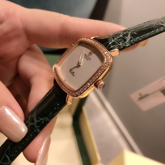 最新劳力士Rolex采用知名经典的设计将它重新呈现,品牌的三方联名创造了一个独特的系列,同时满足了手表和街头爱好者的高要求。尺寸3228mm 进口意大利小牛皮带,腕间流年,诠释你的美,就是如此简单! 最新劳力士Rolex采用知名经典的设计将它重新呈现,品牌的三方联名创造了一个独特的系列,同时满足了手表和街头爱好者的高要求。尺寸3228mm 进口意大利小牛皮带,腕间流年,诠释你的美,就是如此简单!