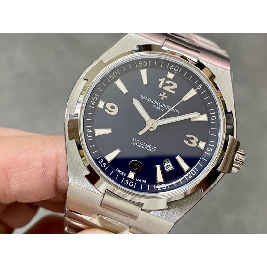 江诗丹顿 纵横四海腕表 原装一比一尺寸:直径42mm,厚度9.7mm。做工强悍,99%数 据抄写克隆,光表壳就用了40余件散件组成。源自尊达大师的设计,粗犷的表壳,尽显男人阳刚之气,干净的盘面,简单的大三针日历,采用9015进口机芯,后盖和原装一样的腐蚀印字工艺,镌刻帆船图案,象征着扬帆起航,纵横四海的寓意,僵尸中最热门的款式之一! 江诗丹顿 纵横四海腕表 原装一比一尺寸:直径42mm,厚度9.7mm。做工强悍,99%数 据抄写克隆,光表壳就用了40余件散件组成。源自尊达大师的设计,粗犷的表壳,尽显男人阳刚之气,干净的盘面,简单的大三针日历,采用9015进口机芯,后盖和原装一样的腐蚀印字工艺,镌刻帆船图案,象征着扬帆起航,纵横四海的寓意,僵尸中最热门的款式之一!