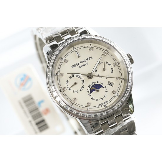 年末巨献“pp时尚新款 PATEK PHILIPPE【新年巨献 最高版本】百达翡丽超级复杂多功能系列(5721P-002)ZF厂高品质钢带款变运动系列原装9100升级版机芯。所有功能同正品(3字位月份显示 6字位24小时显示 9字位24小时和日月星辰显示),和原装一样的带水平压纹工艺,带荧光刻度 ,41mm直径。316L精钢镀金,原装进口蓝宝石水晶镜面。5721和5721P款的外钻为施华洛世奇钻,通透闪亮,气质非凡。在目前技术范畴内尽可能接近原装,此款腕表让您驾驭所有场合。 年末巨献“pp时尚新款 PATEK PHILIPPE【新年巨献 最高版本】百达翡丽超级复杂多功能系列(5721P-002)ZF厂高品质钢带款变运动系列原装9100升级版机芯。所有功能同正品(3字位月份显示 6字位24小时显示 9字位24小时和日月星辰显示),和原装一样的带水平压纹工艺,带荧光刻度 ,41mm直径。316L精钢镀金,原装进口蓝宝石水晶镜面。5721和5721P款的外钻为施华洛世奇钻,通透闪亮,气质非凡。在目前技术范畴内尽可能接近原装,此款腕表让您驾驭所有场合。
