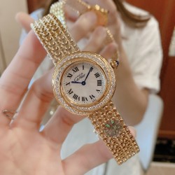 卡家时光流转系列经典中古表  真香警告⚠️Cartier小旋风 最热门的Vintage✔️小旋风的外壳，三圈圆圈绻缱交缠，演绎人生真挚情感。精致闪耀，华丽璀璨，，美到炸裂直径32mm，原装瑞士机芯，蓝宝石防刮镜面，有镀白金款和镀黄金，镀玫瑰金材质（白金为真白金材质，玫瑰金和黄金均为唛金电镀），美不胜收‼️女神必备中古腕表，韵味十足，上手超级奈斯