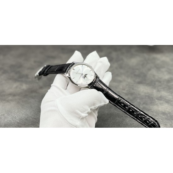 积家月相大师系列正装男表Q1368420.(表壳直径39mm,厚度9.9mm)数控精雕立体月相盘,完美还原原装!搭载Miyota9015魔改一体Cal.925/1机芯,镂空链条盒让机芯看起来“更积家”!自动陀电镀了特调的K金色,并非市场上普通的红玫瑰金,实实在在匠心打造!出货实拍 积家月相大师系列正装男表Q1368420.(表壳直径39mm,厚度9.9mm)数控精雕立体月相盘,完美还原原装!搭载Miyota9015魔改一体Cal.925/1机芯,镂空链条盒让机芯看起来“更积家”!自动陀电镀了特调的K金色,并非市场上普通的红玫瑰金,实实在在匠心打造!出货实拍