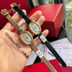 卡地亚浴缸系列卡家又一经典之作浴缸系列。实物拿到手的时候大吃一惊，颜值高 ！椭圆外型的感觉正是典雅欧风浴缸形状，这也太好看了吧！相比蓝气球段位要高出不少一会儿观摩下公价便知主要是因为通体包真金……Baignoire浴缸系列腕表，小号表款，石英机芯。精钢包18K黄金表壳。包18K黄金圆珠形表冠，镶嵌一颗凸圆形蓝宝石。镀银表盘，剑形蓝钢指针，蓝宝石水晶镜面。灰褐色鳄鱼皮表带，包18K黄金针扣式表扣。表壳尺寸：32x26毫米厚度：8毫米防水深度3巴（约30米）生活防水