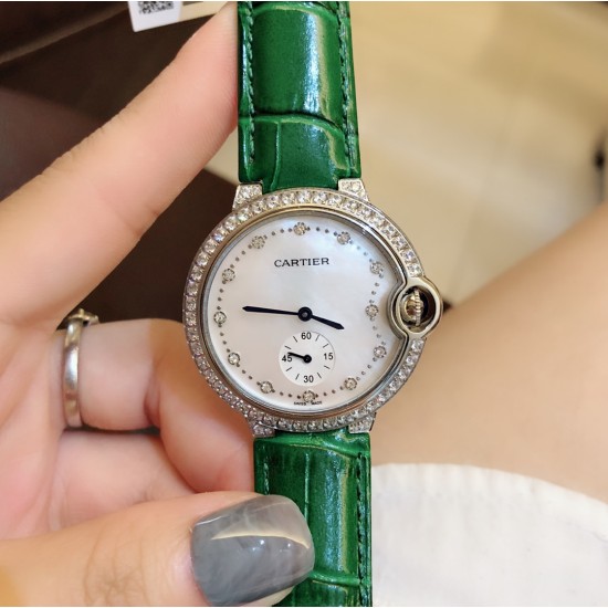 卡地亚 CARTIER 蓝气球奢华系列,316L精钢材质,简约又别具品味,摒弃了现代盛行的繁复华丽的修饰,以简约重新诠释唯美,打造独家高品质,采用高级珍珠贝母制作出表盘,优雅精致高贵气质尽显无漏。尺寸36mm*12mm。 卡地亚 CARTIER 蓝气球奢华系列,316L精钢材质,简约又别具品味,摒弃了现代盛行的繁复华丽的修饰,以简约重新诠释唯美,打造独家高品质,采用高级珍珠贝母制作出表盘,优雅精致高贵气质尽显无漏。尺寸36mm*12mm。